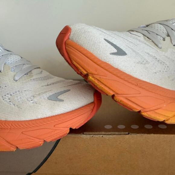 Hoka One One Arahi 6 Sunset Orange/White Women Running Sneakers- SZ 6.5 B - Picture 11 of 13